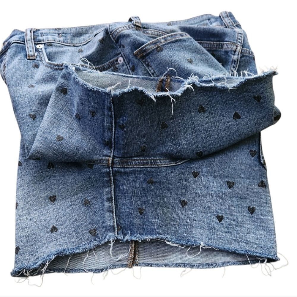 Madewell Women's Blue Denim Shorts High-Rise Heart Printed Fray Hem Size 30 (M) - Picture 11 of 15